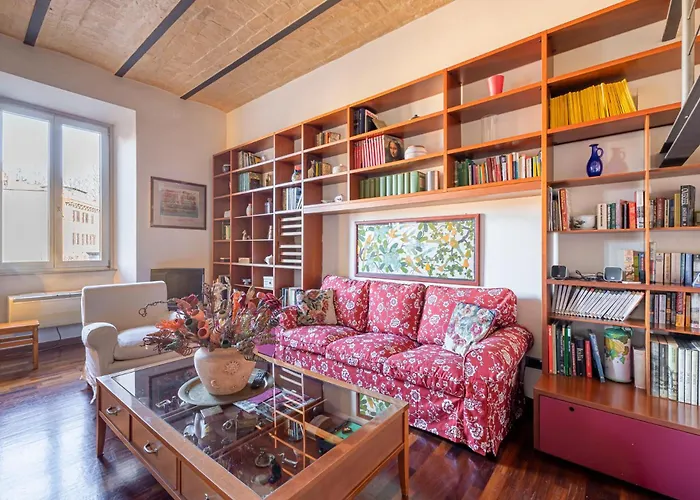 New Trastevere Home: Big, Elegant, Comfy Apartamento Roma