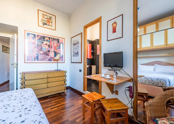 New Trastevere Home: Big, Elegant, Comfy Apartamento Roma